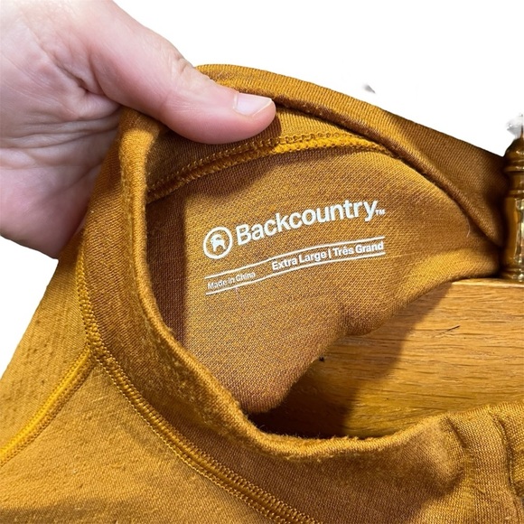 Backcountry Men's 1/2 Zip-Up Merino Wool Base LayerSweater in Mustard XL - Picture 5 of 11